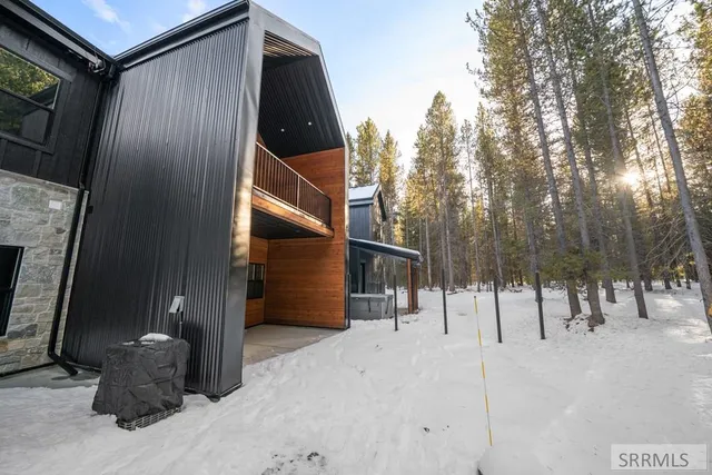 $795,000 | 4347 Yeti Lane, Island Park, ID 83429