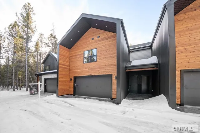 $795,000 | 4347 Yeti Lane, Island Park, ID 83429