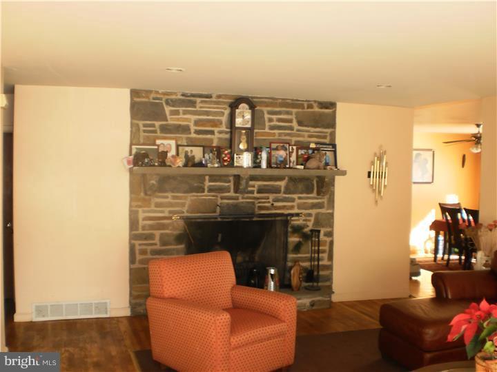 33 Edgemoor Road Cheltenham, PA 19012 - Photo 3 of 25 Gallery Image 3