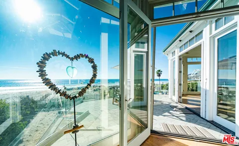 $16,850,000 | 30760 Broad Beach Road, Malibu, CA 90265