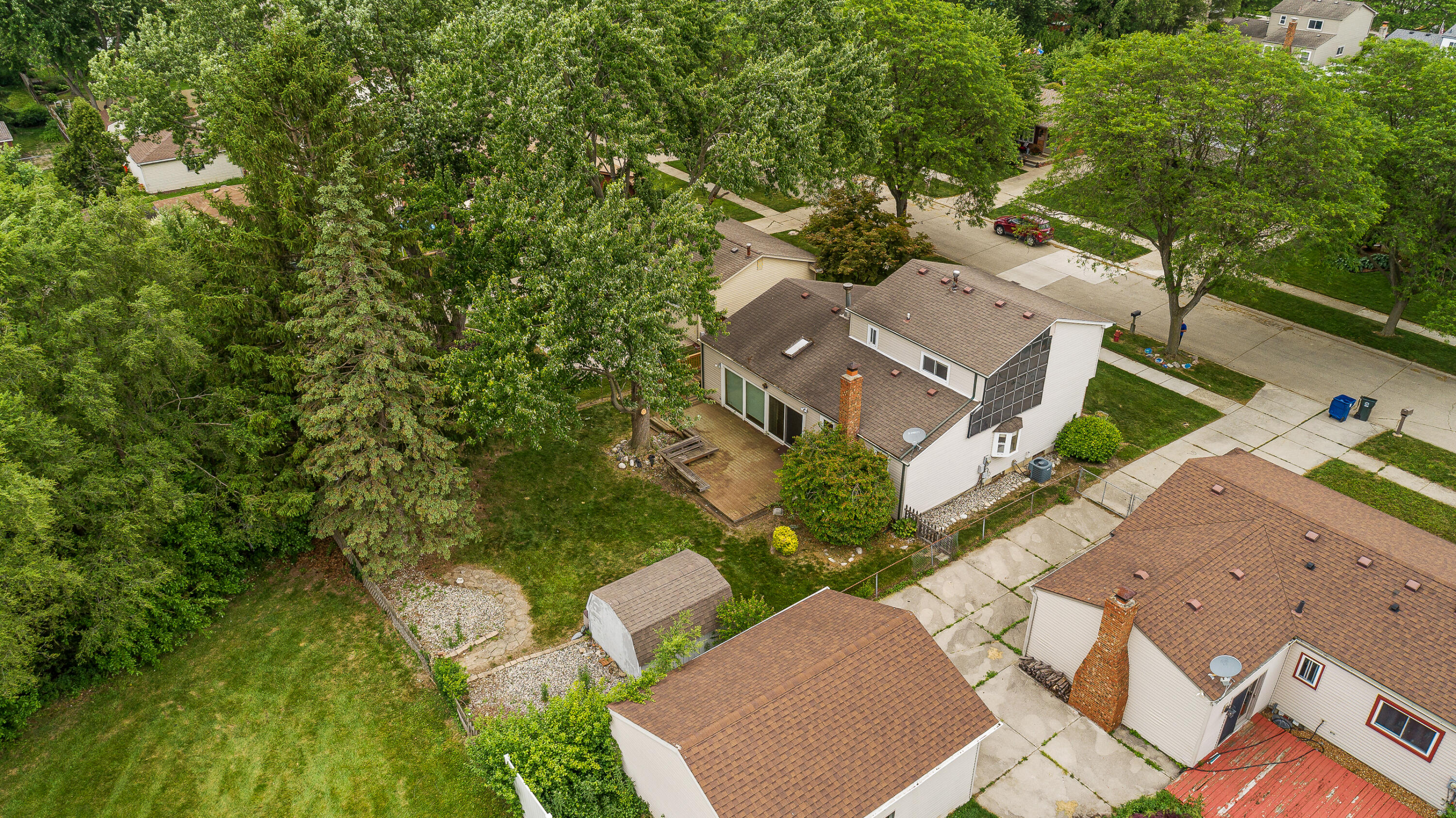 39805 Coronation Road Canton, MI 48188 - Photo 7 of 49 DJI_0285