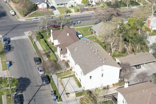 $965,000 | 1008 North Broadway Street, Fresno, CA 93728