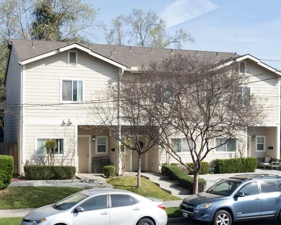 $965,000 | 1008 North Broadway Street, Fresno, CA 93728