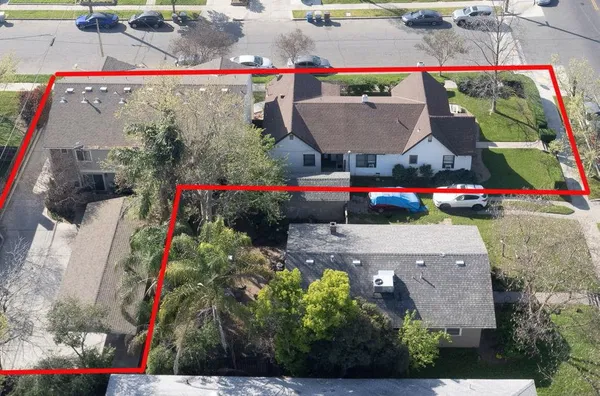 $965,000 | 1008 North Broadway Street, Fresno, CA 93728