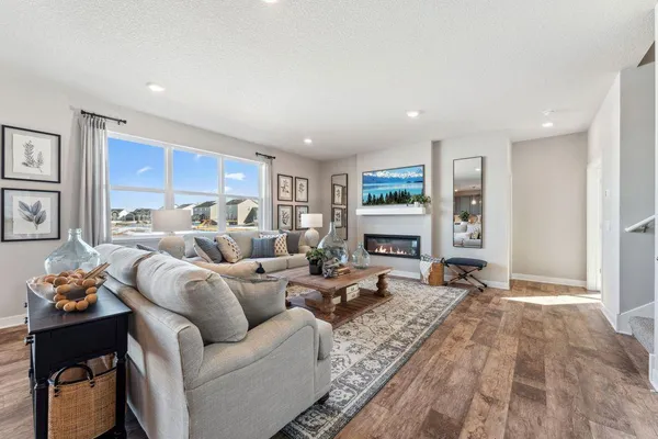 $713,035 | 3781 Brookside Drive, Chaska, MN 55318