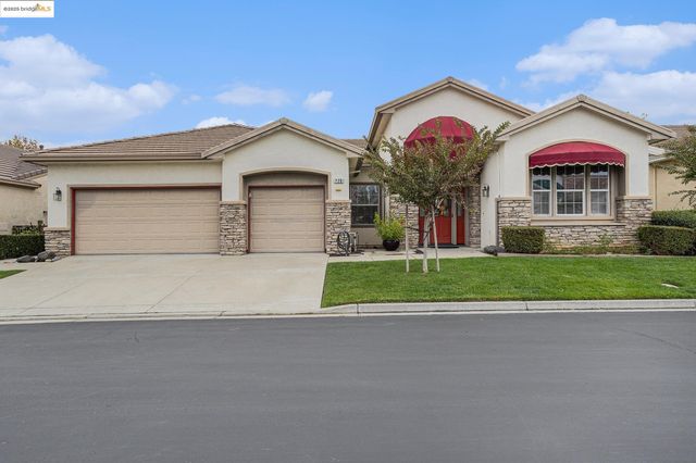 a view of house and outdoor space