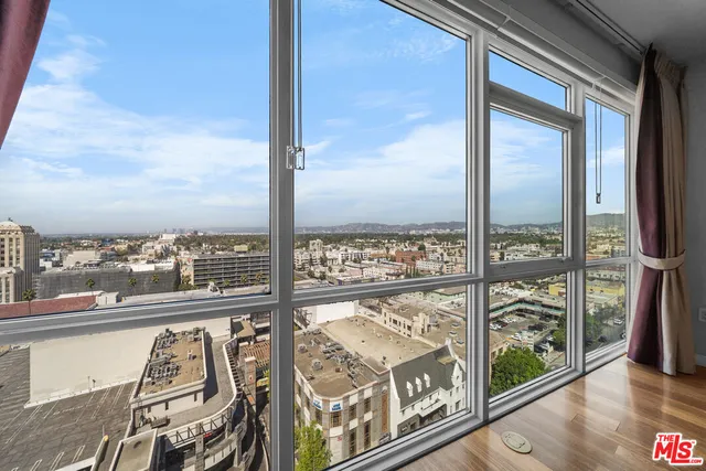 a picture of city view