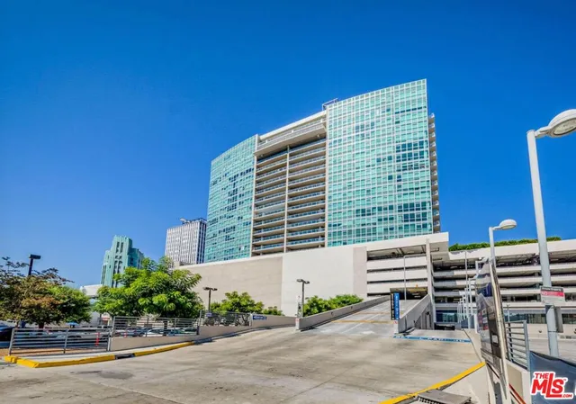 $920,000 | 3785 Wilshire Boulevard, Unit 1709, Los Angeles, CA 90010