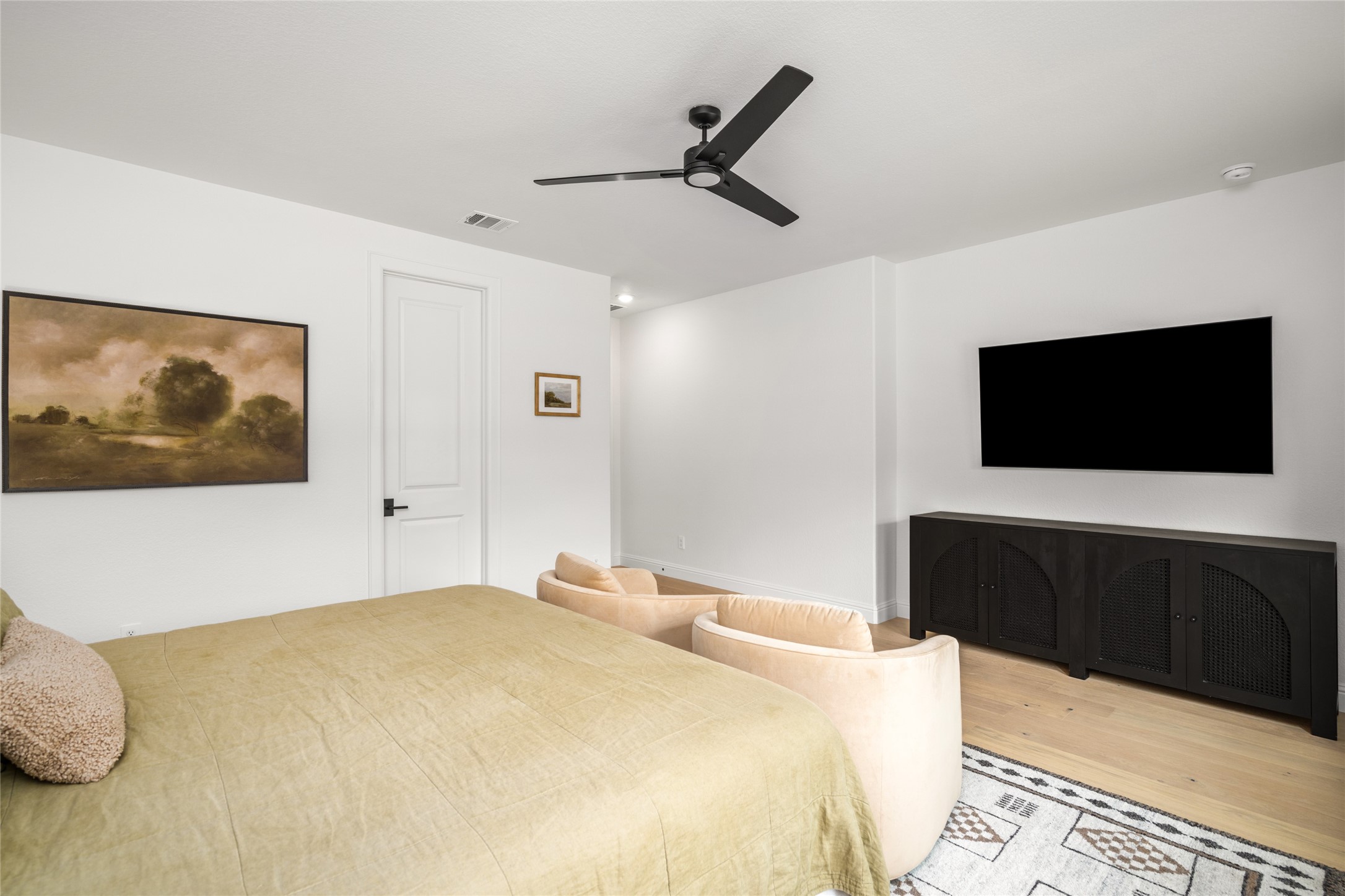 17461 Bayflower Conroe, TX 77385 - Photo 19 of 49 Secondary view of the primary bedroom suite.