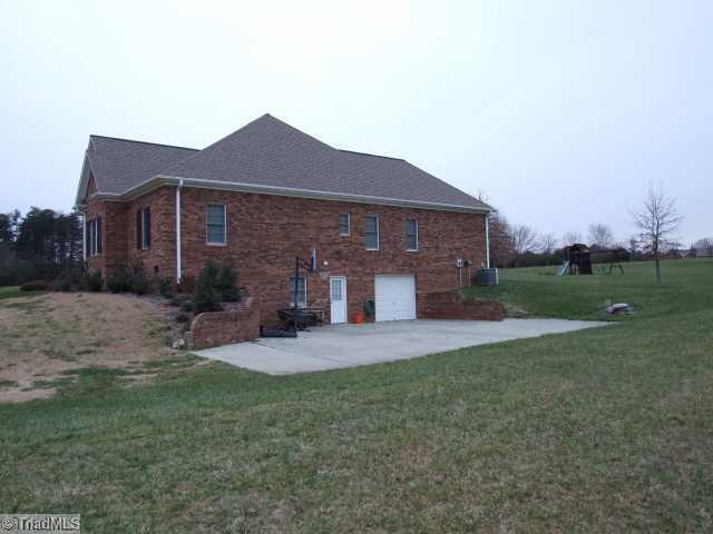 2319 Krista-Kim Drive High Point, NC 27265 - Photo 3 of 8 Workshop.