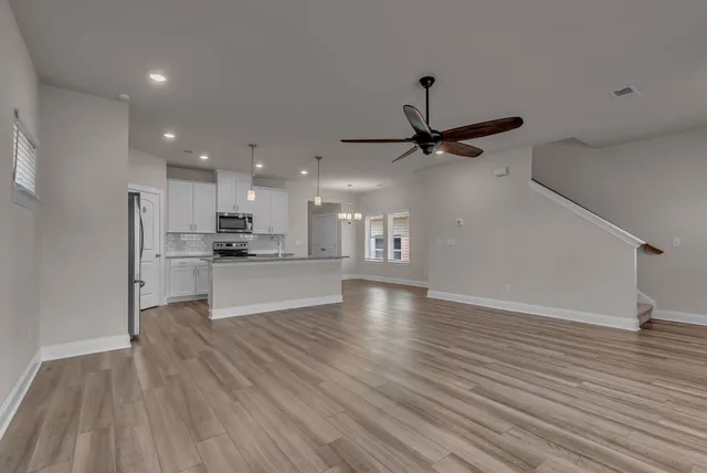 $389,999 | 704 Taylor Bend, Columbia, TN 38401