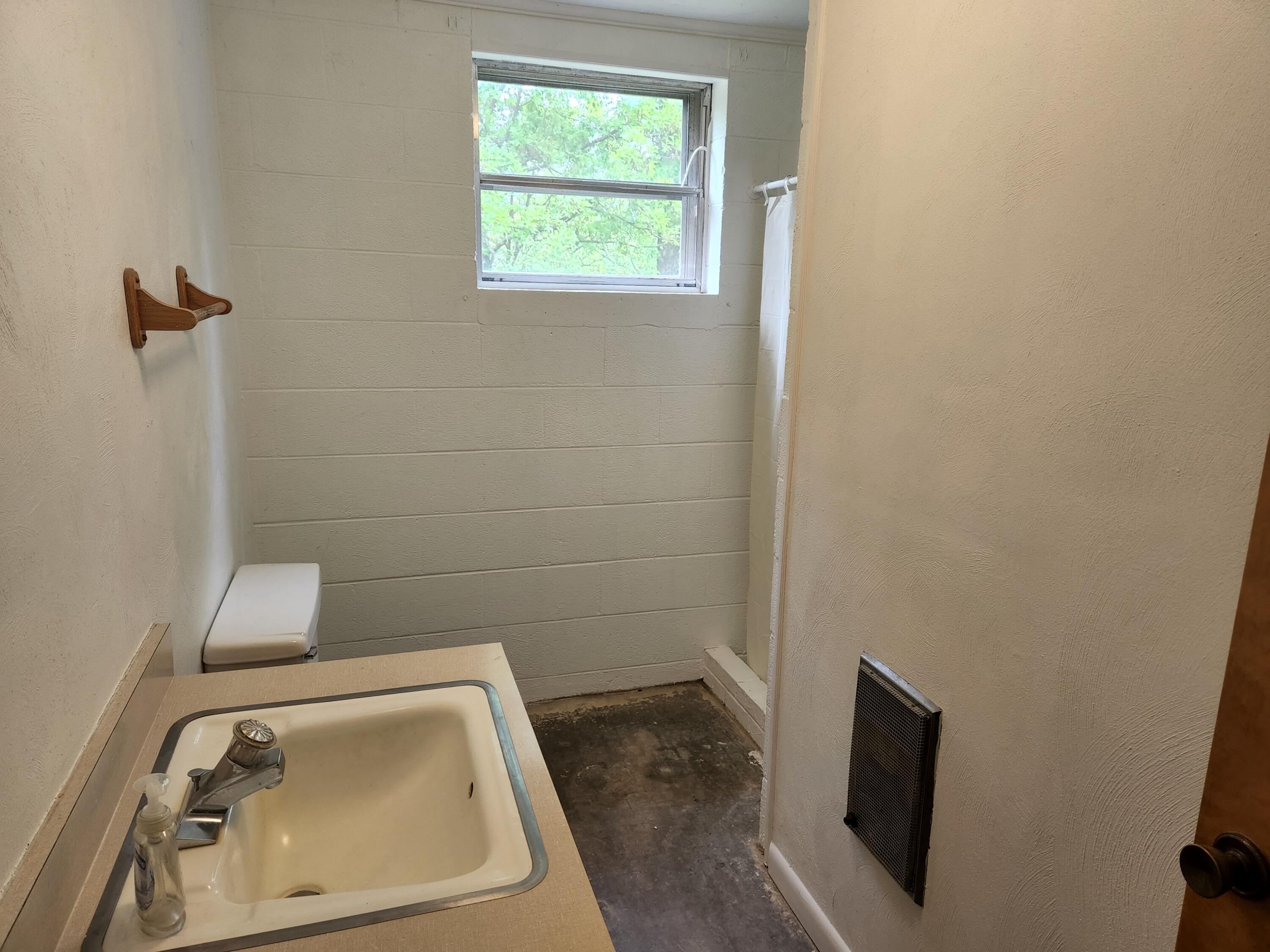 2712 Rakes Road Rocky Mount, VA 24151 - Photo 15 of 29 14 Lower Level Full Bath