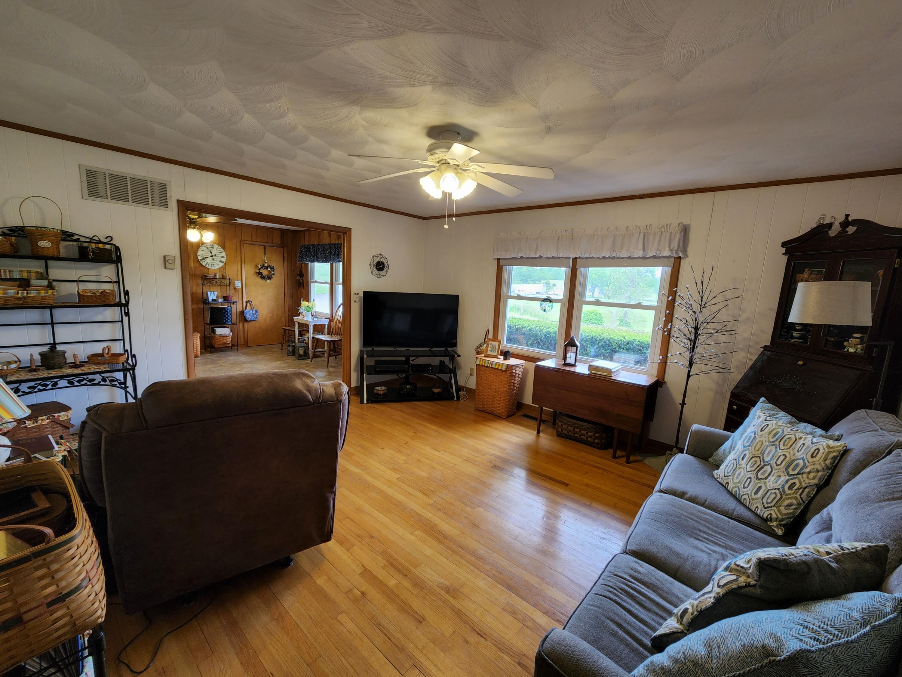 2712 Rakes Road Rocky Mount, VA 24151 - Photo 3 of 29 3 Living Room