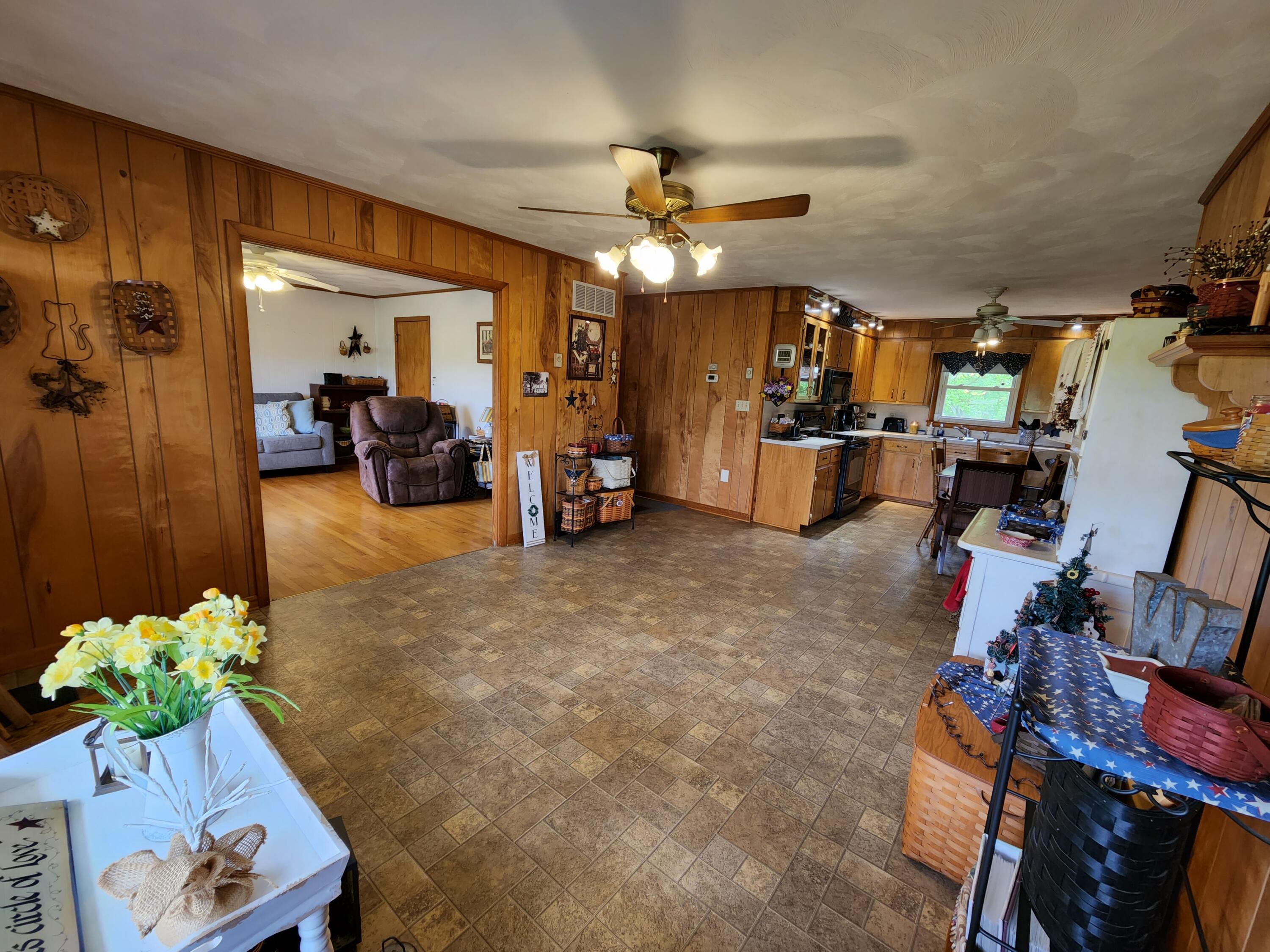 2712 Rakes Road Rocky Mount, VA 24151 - Photo 4 of 29 4 Dining Area & Kitchen