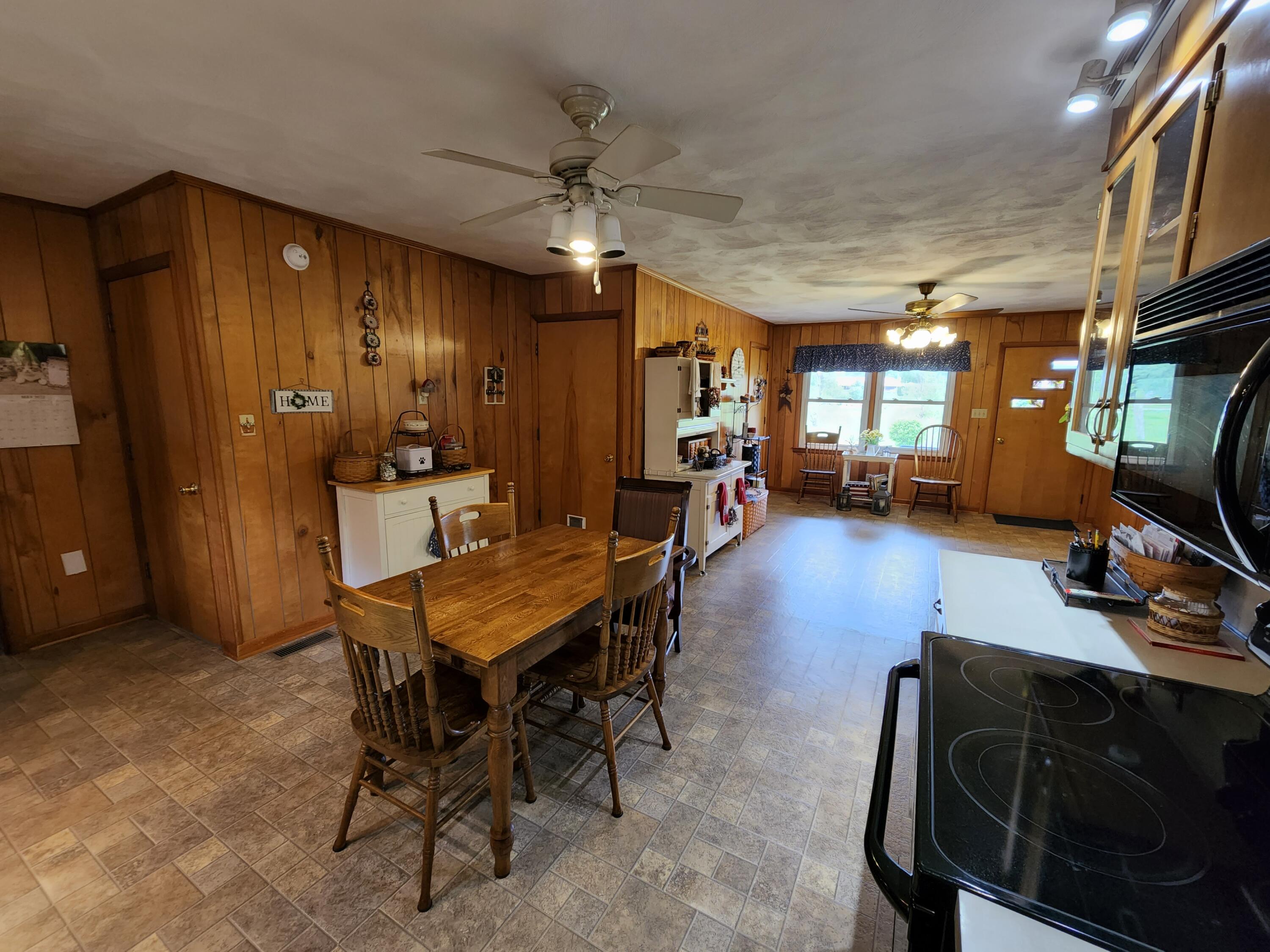 2712 Rakes Road Rocky Mount, VA 24151 - Photo 5 of 29 5 Breakfast Area