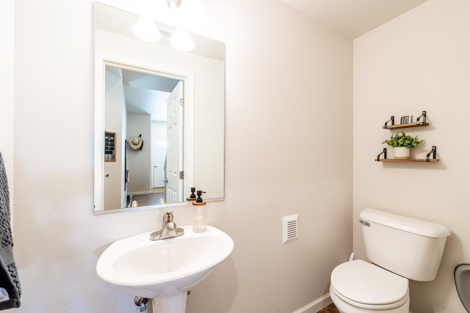 104 Trails W Circle Ranchester, WY 82839 - Photo 17 of 35 016_dsc_4976-hdr_220