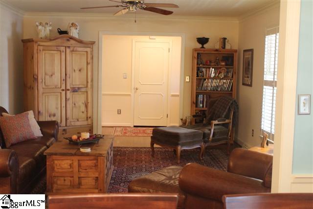 121 Rollingreen Road Greenville, SC 29615 - Photo 5 of 34 Gallery Image 5