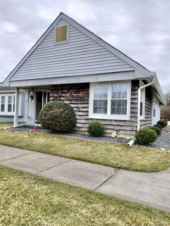 $380,000 | 427 Aylesbury Court, Unit A, Ridge, NY 11961
