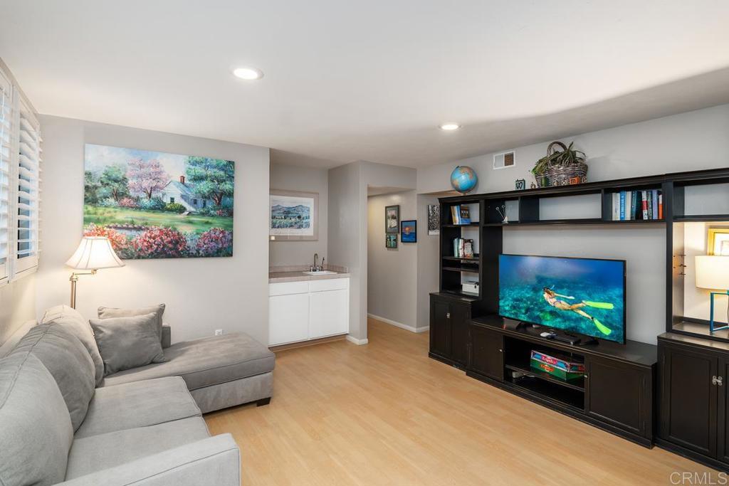 172 Grandview Street Encinitas, CA 92024 - Photo 18 of 34