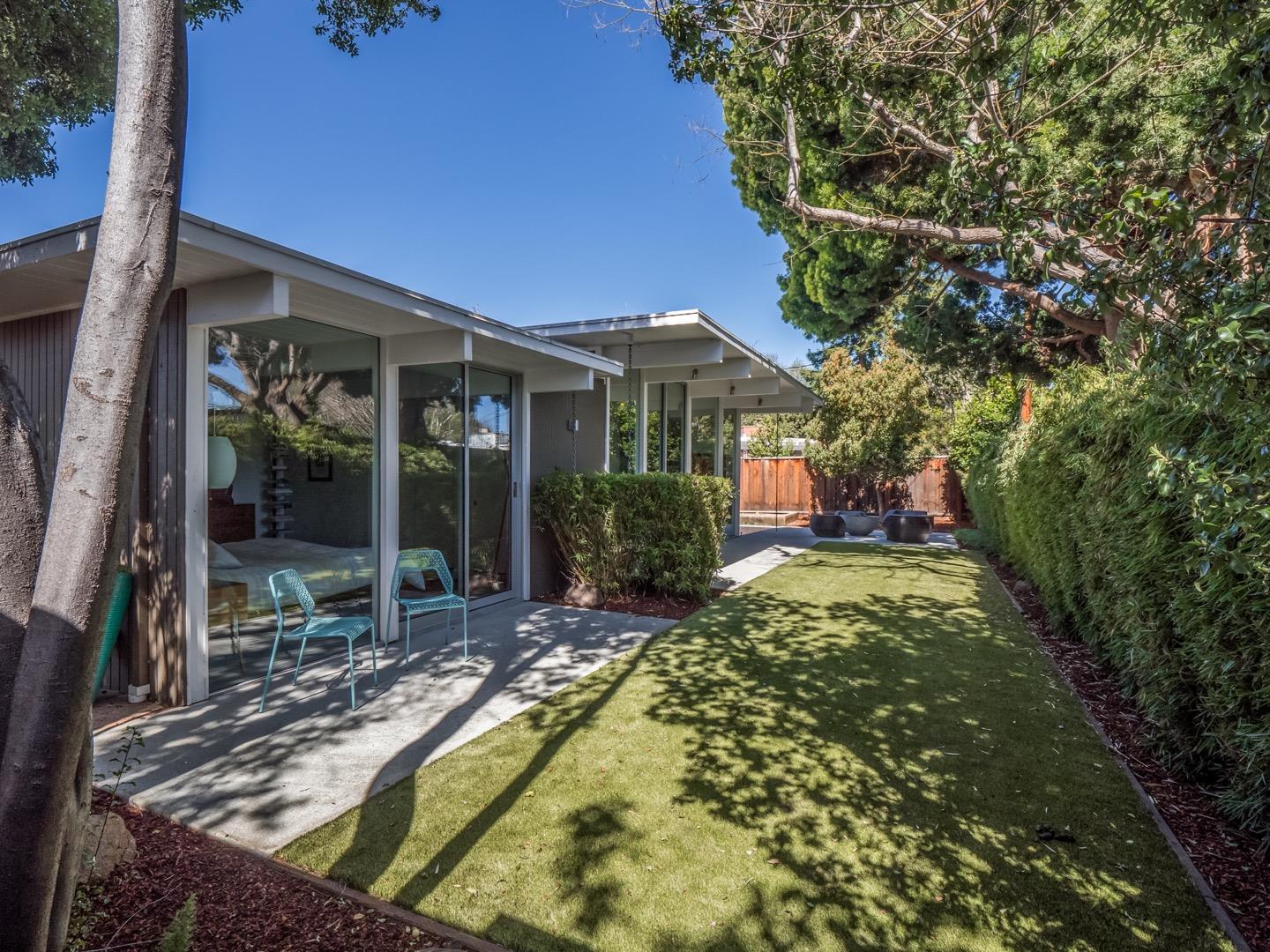 3449 Thomas Drive Palo Alto, CA 94303 - Photo 54 of 59 a front view of a house with garden