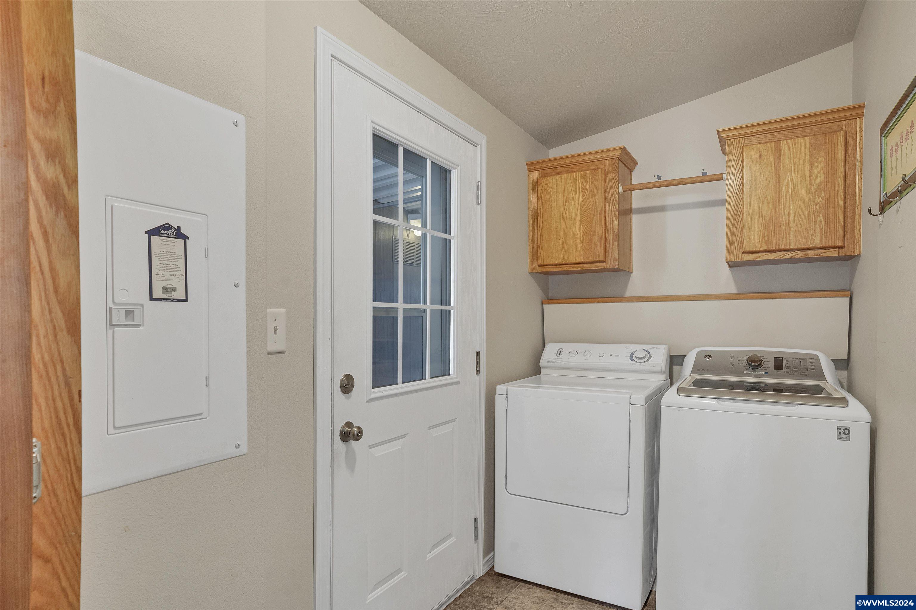 4234 Hazelgreen Road Northeast Salem, OR 97305 - Photo 14 of 35 Gallery Image 14