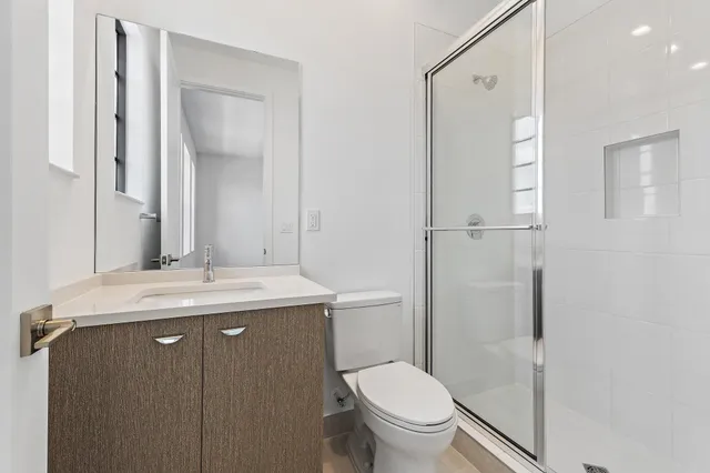 a view of a yard with a house