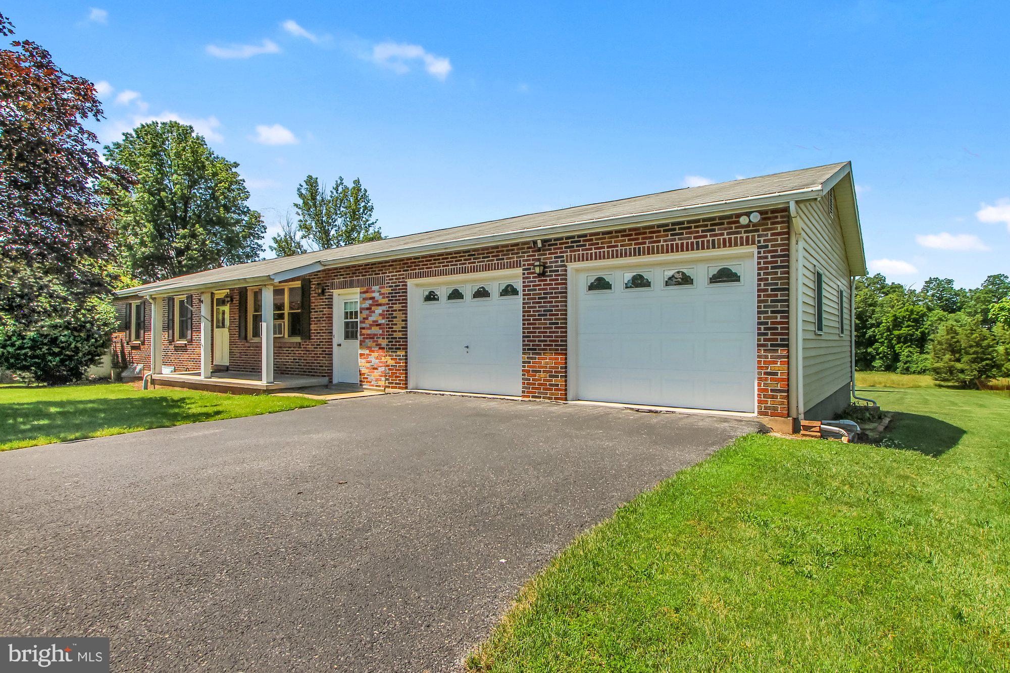 423 Ridge Road Gettysburg, PA 17325 - Photo 2 of 29