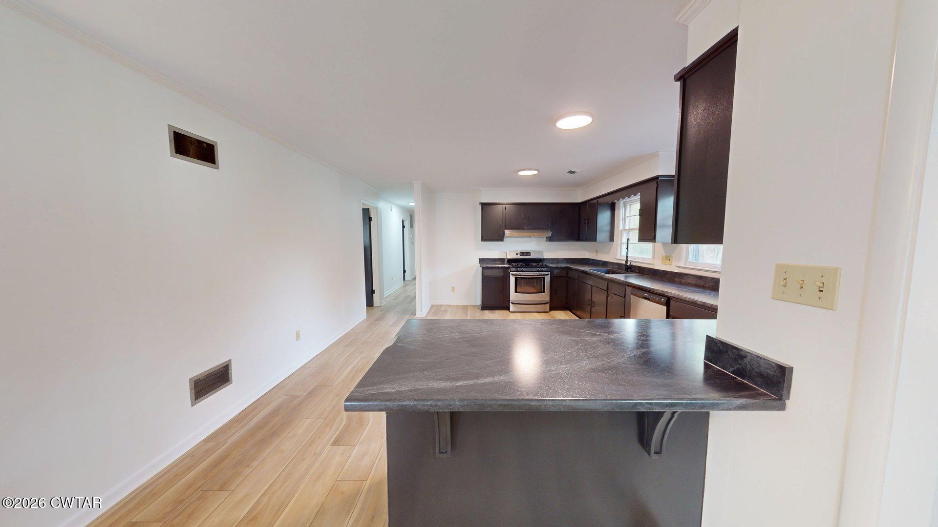 2054 Crossgate Road Dyersburg, TN 38024 - Photo 3 of 20 2054-Crossgate-03312026_132625