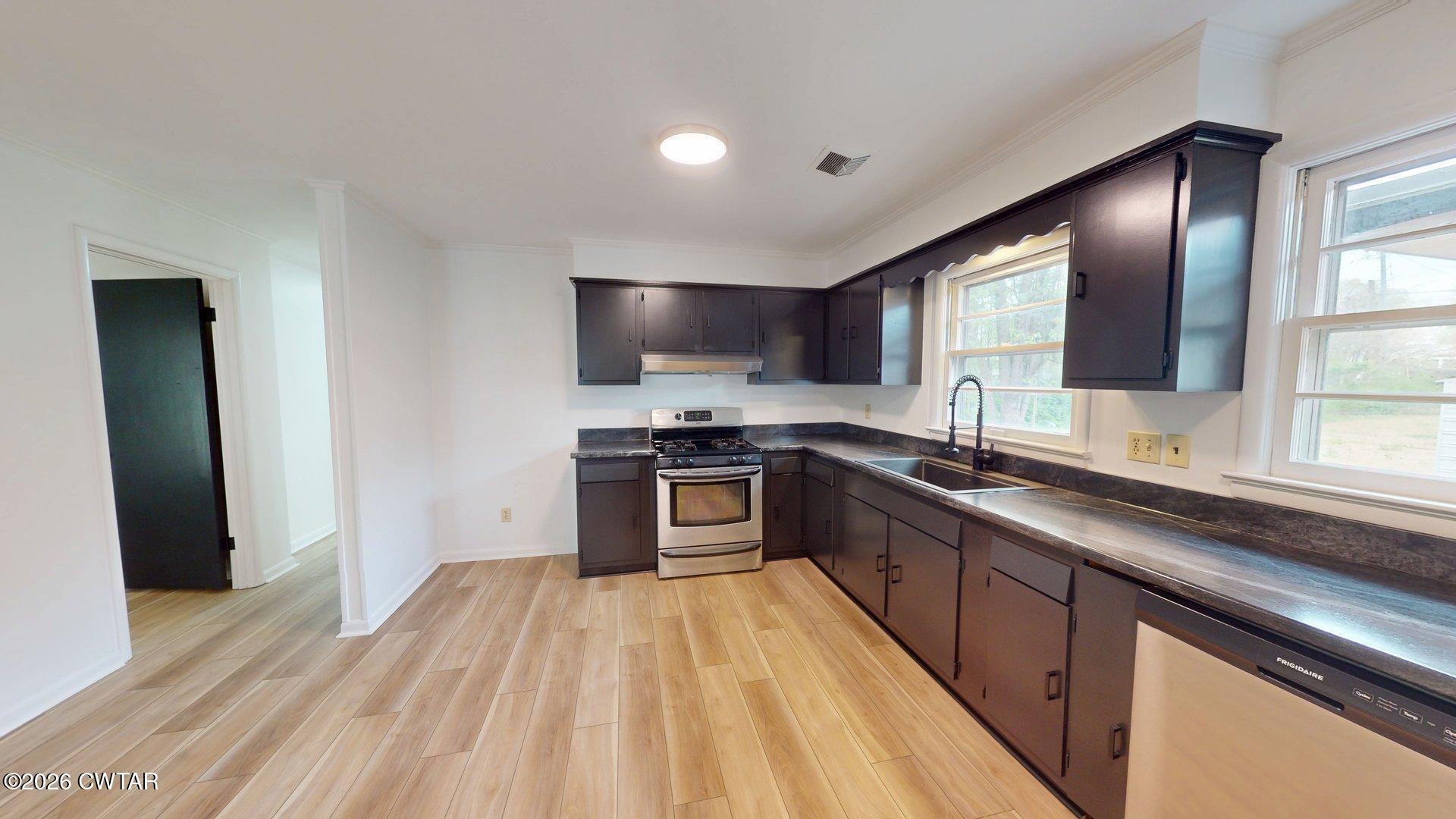 2054 Crossgate Road Dyersburg, TN 38024 - Photo 4 of 20 2054-Crossgate-03312026_131507