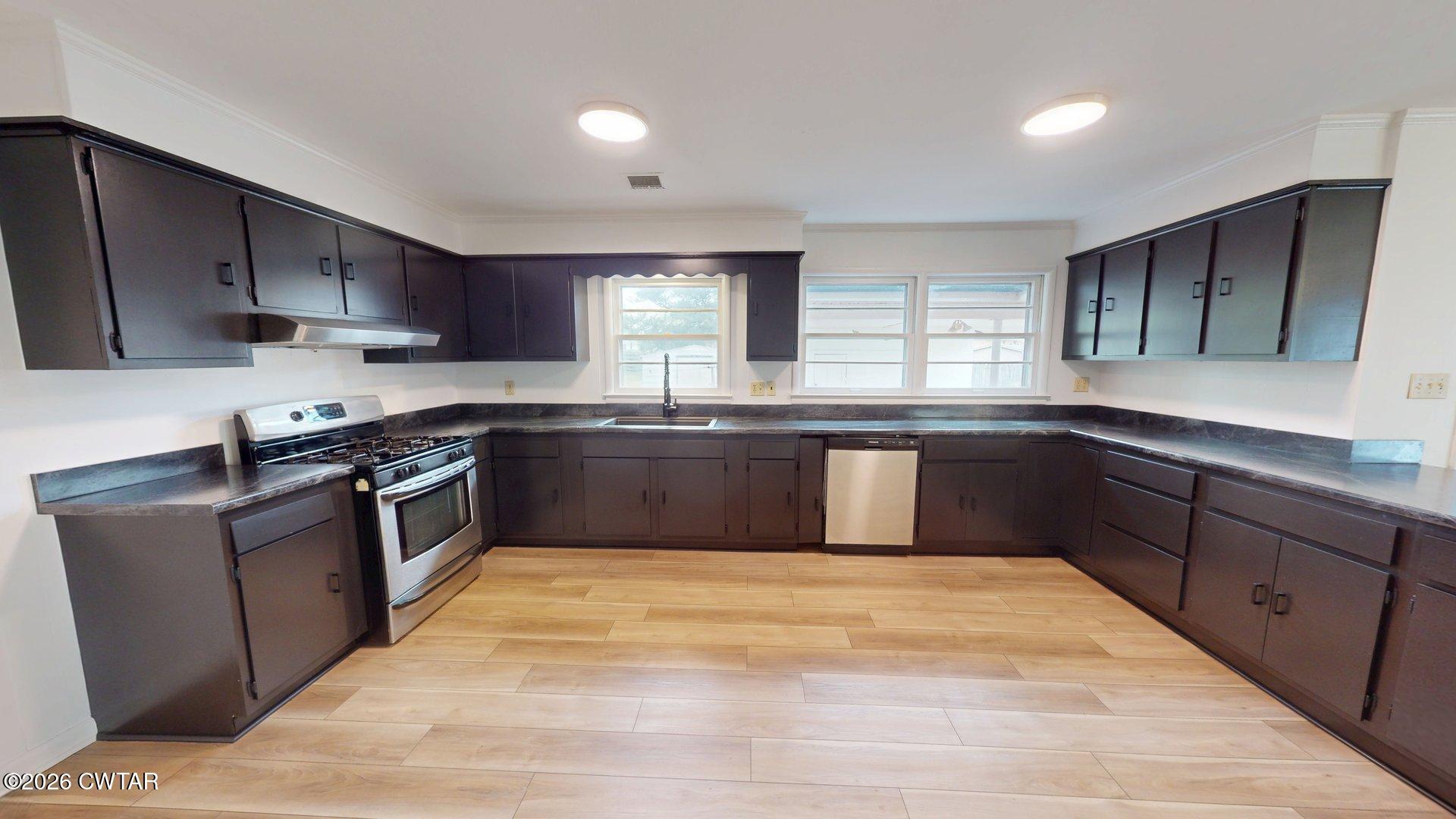 2054 Crossgate Road Dyersburg, TN 38024 - Photo 5 of 20 2054-Crossgate-03312026_131434