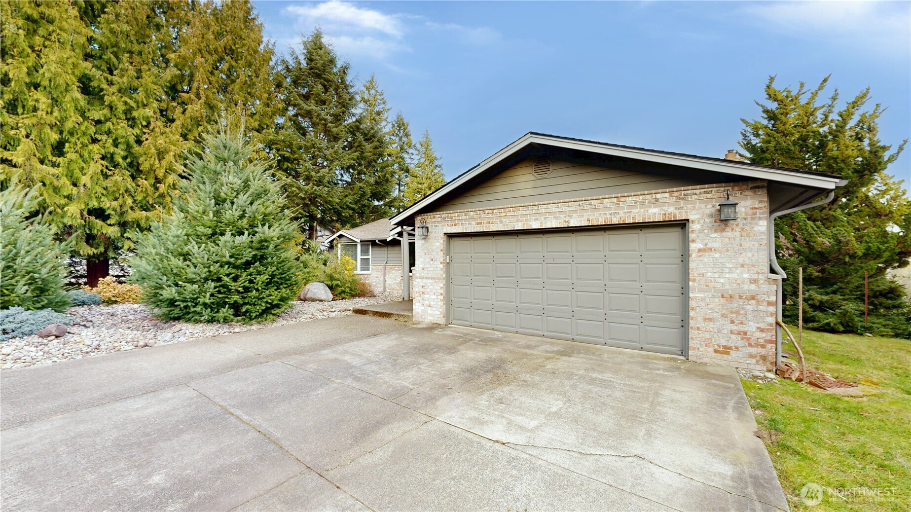 5810 Meridian Road Southeast Olympia, WA 98513 - Photo 2 of 40 a house with a outdoor space