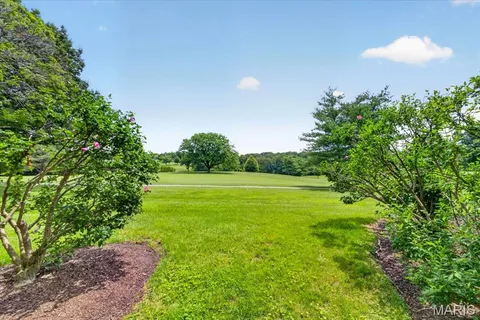 $249,900 | 564 Sarah Lane, Unit 104, St. Louis, MO 63141