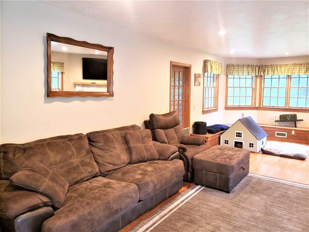 17 Brown Road Oxford, MA 01540 - Photo 10 of 37 Gallery Image 10