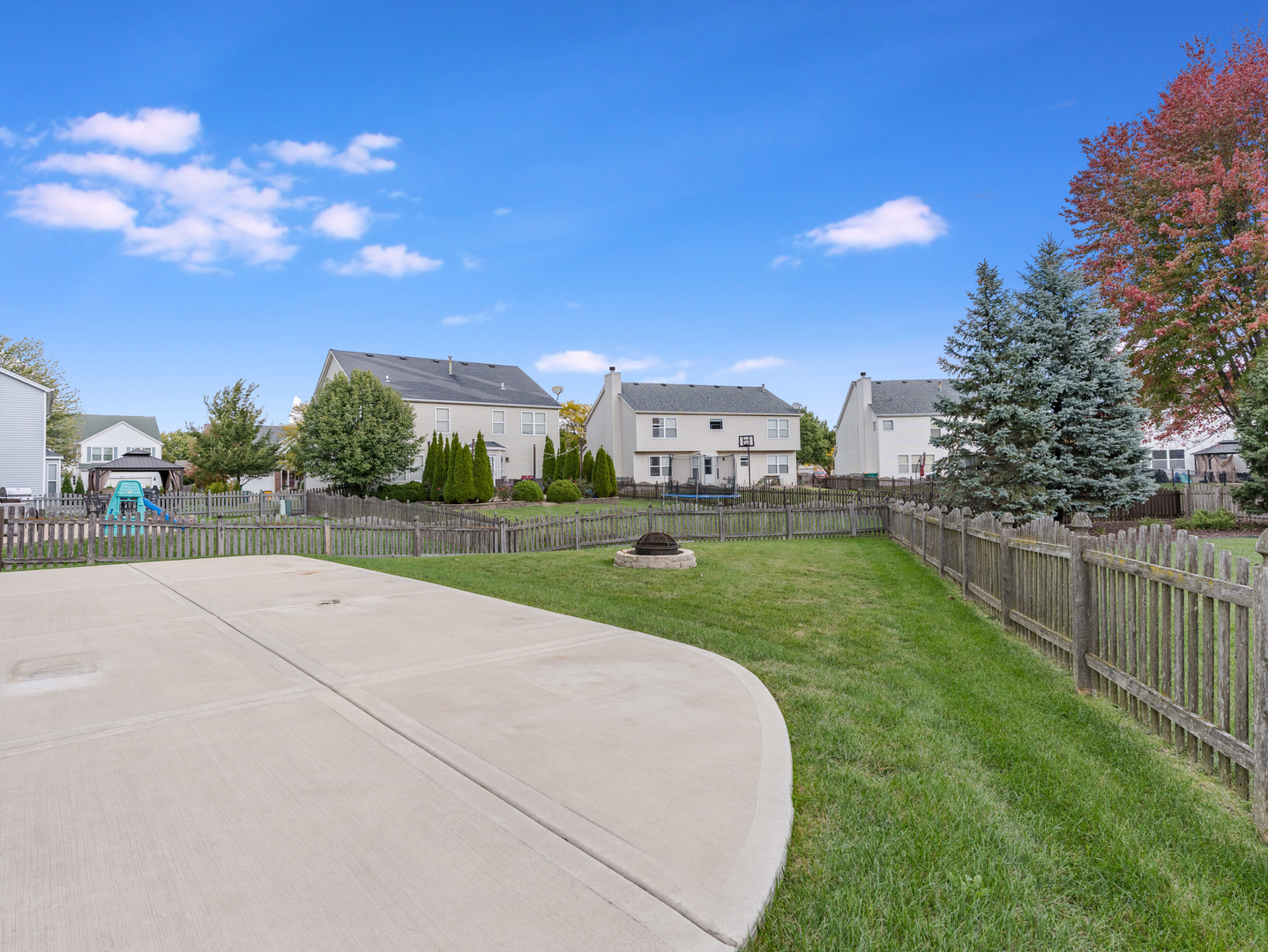 1910 Arbor Fields Drive Plainfield, IL 60586 - Photo 26 of 26 a view of a garden with houses