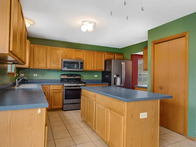 $399,000 | 1910 Arbor Fields Drive, Plainfield, IL 60586