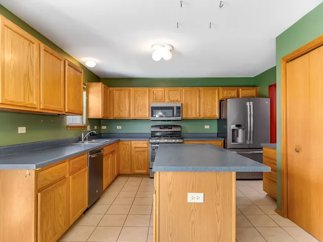 $399,000 | 1910 Arbor Fields Drive, Plainfield, IL 60586