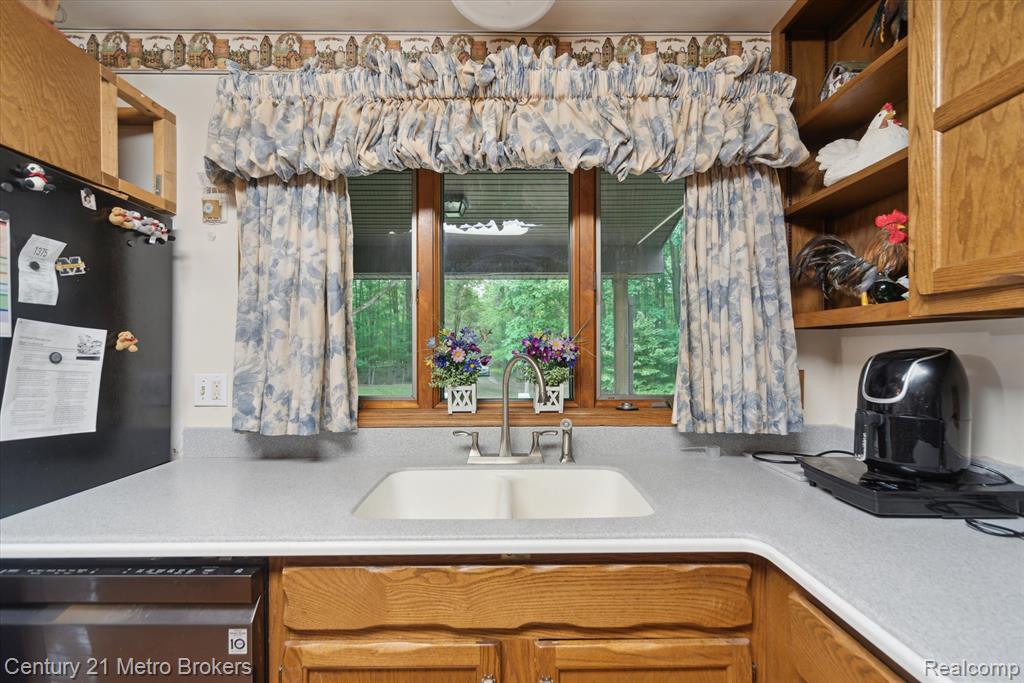 14210 West Burt Road Chesaning, MI 48616 - Photo 15 of 44 Gallery Image 15