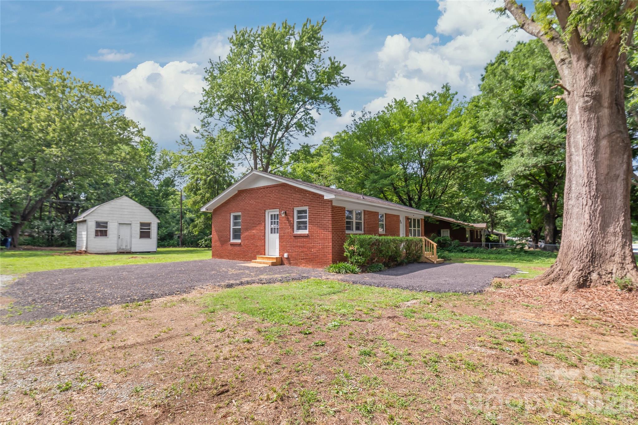 607 North Rocky River Road Monroe, NC 28110 - Photo 3 of 25