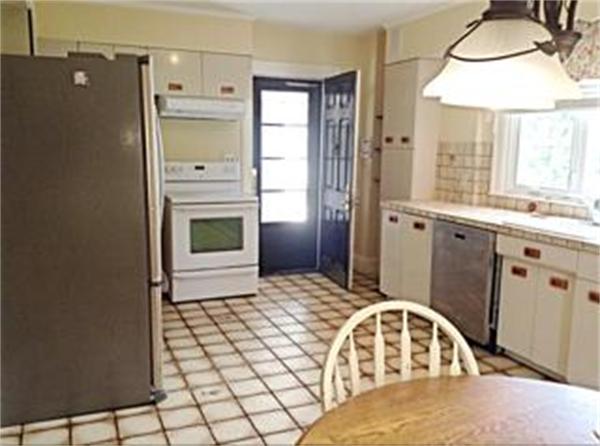 20 Tanager Road Attleboro, MA 02703 - Photo 8 of 28 Gallery Image 8