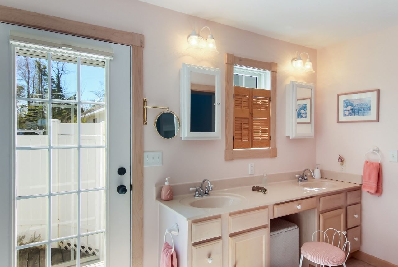 6895 East Birch Point Road Traverse City, MI 49684 - Photo 25 of 43 1861118-24.JPG