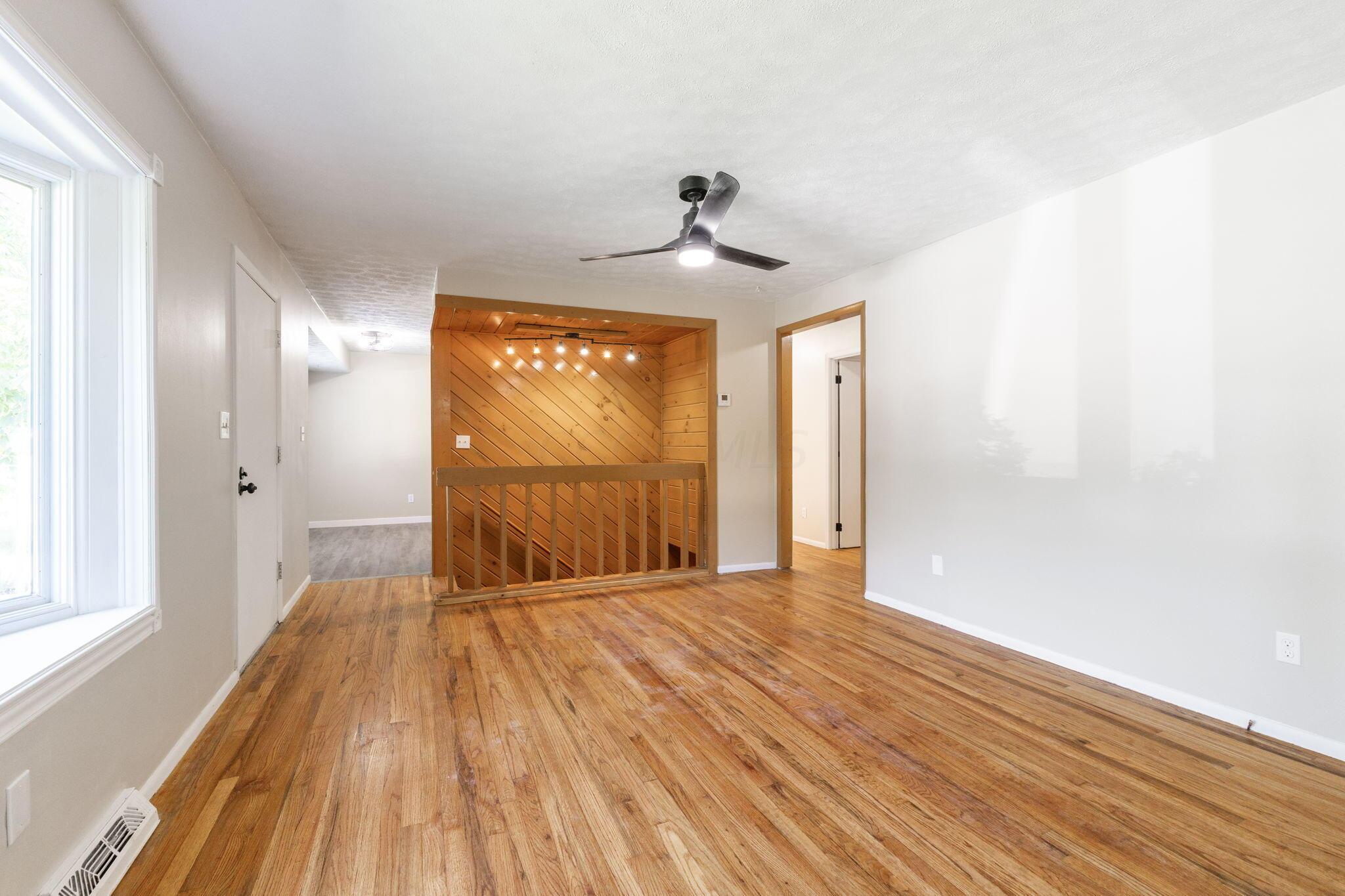 6230 Faircrest Road Columbus, OH 43229 - Photo 22 of 52 6230 Faircrest Rd (Interior)-3