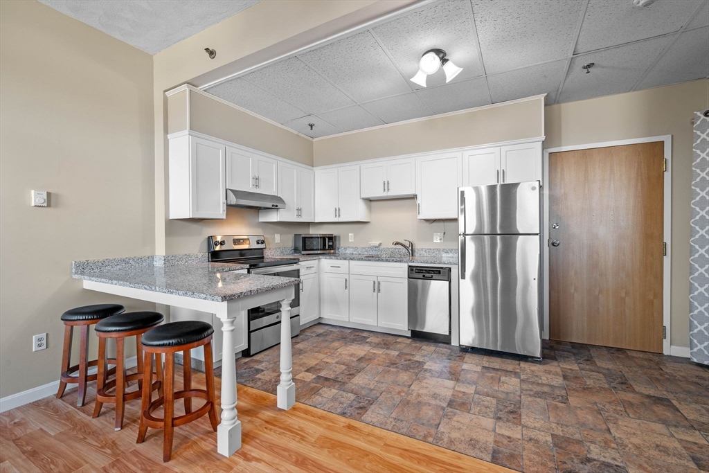 80 Foster Street, Unit 507 Peabody, MA 01960 - Photo 1 of 15