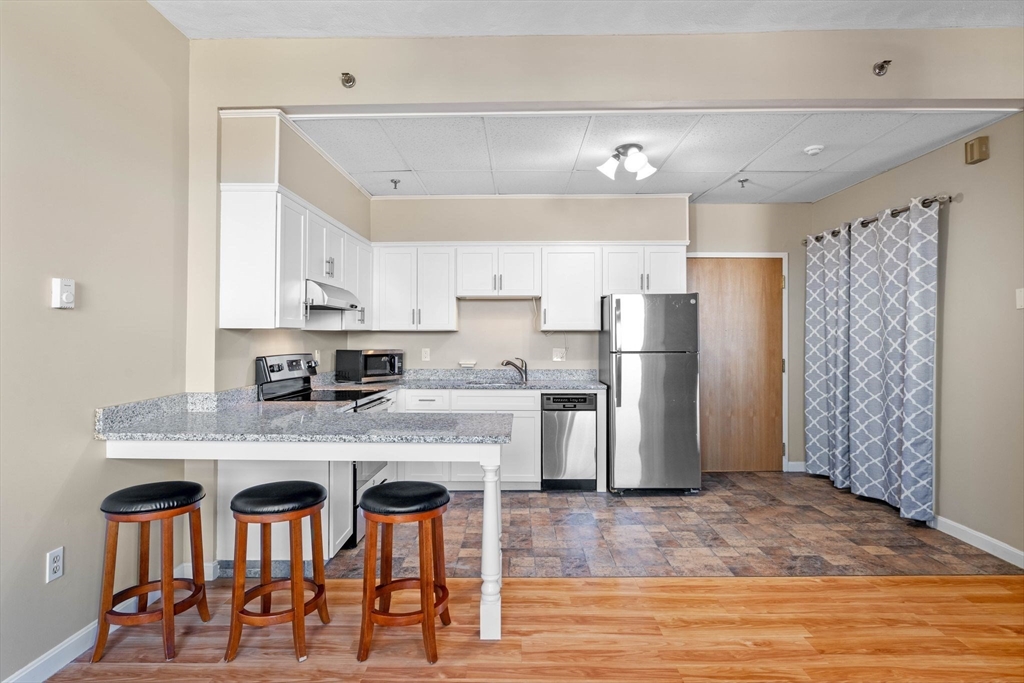 80 Foster Street, Unit 507 Peabody, MA 01960 - Photo 4 of 15