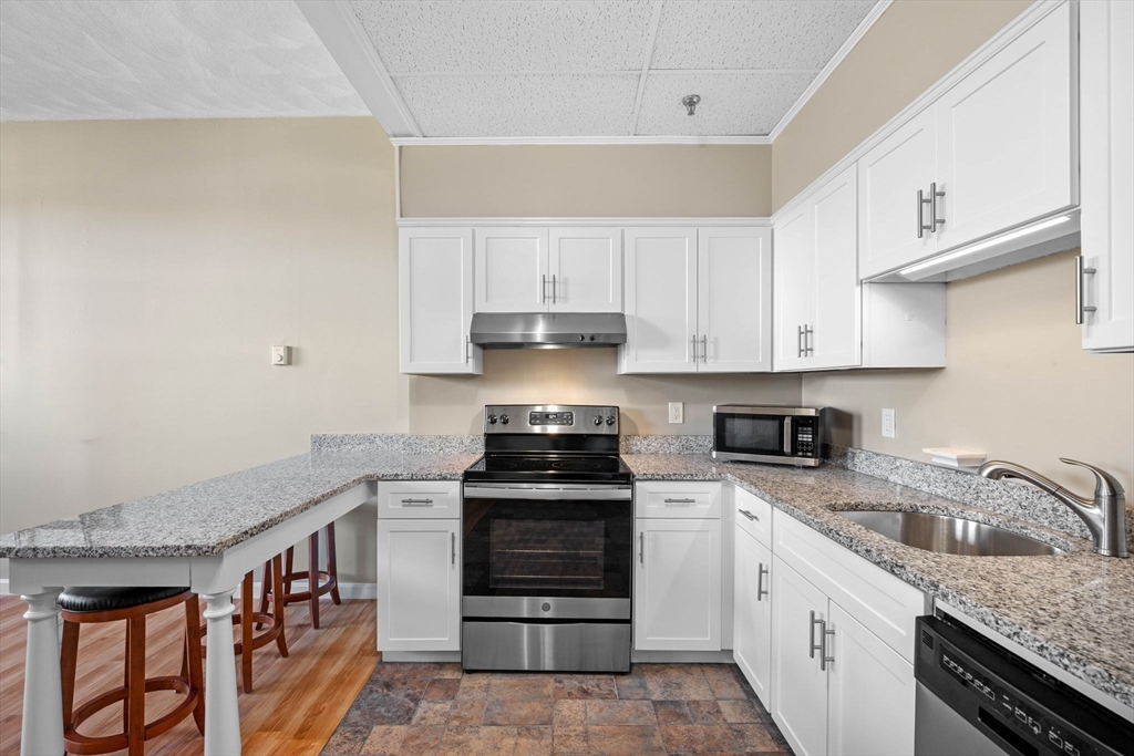 80 Foster Street, Unit 507 Peabody, MA 01960 - Photo 5 of 15