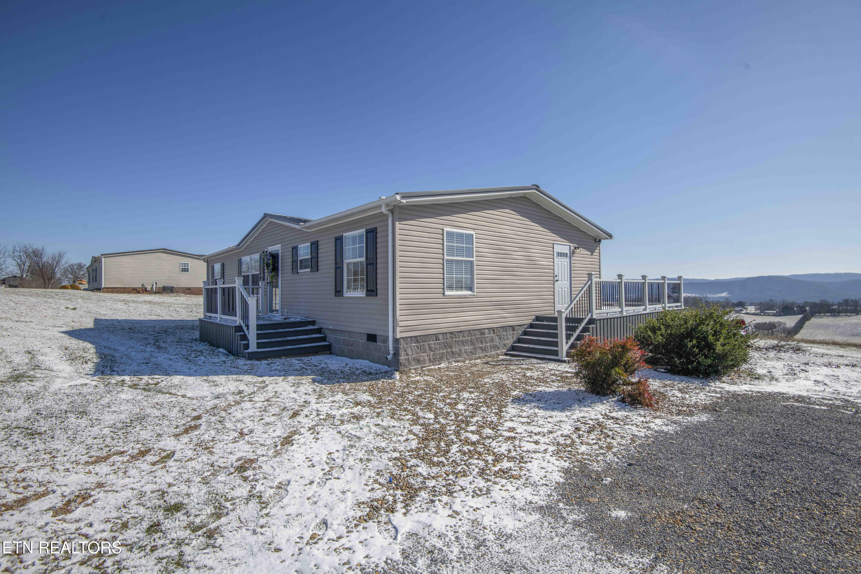 758 Grassy Hollow Road Tazewell, TN 37879 - Photo 7 of 51 exterior 2_1