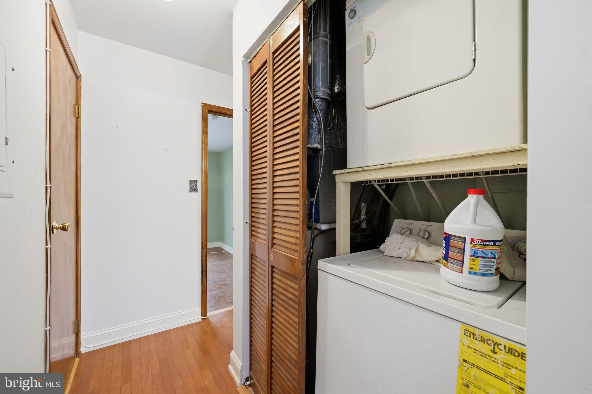 1713 South Street Philadelphia, PA 19146 - Photo 5 of 35 a utility room with dryer and washer