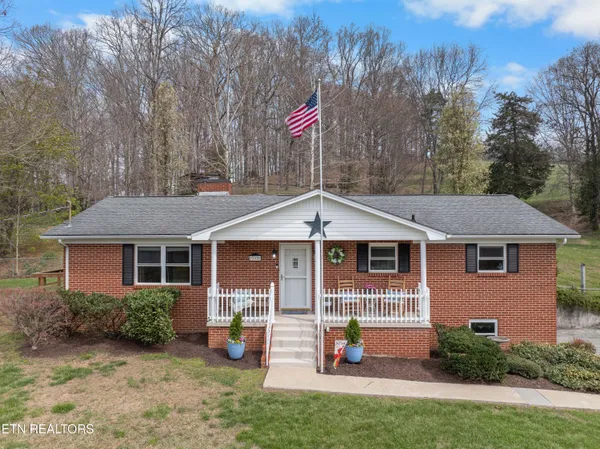 $899,900 | 395 Wolfe Road, Luttrell, TN 37779
