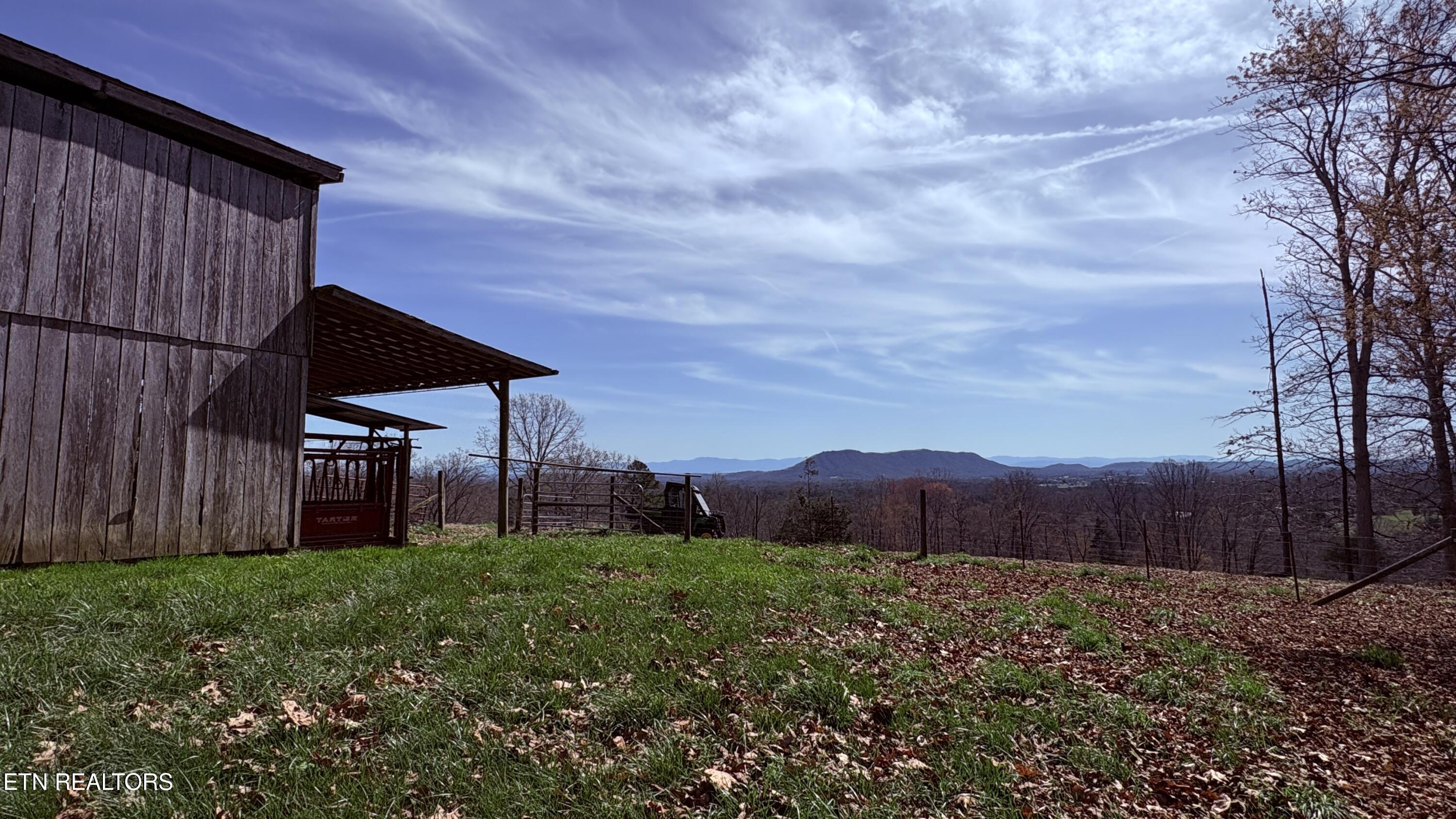 395 Wolfe Road Luttrell, TN 37779 - Photo 44 of 59 BARN VIEWS