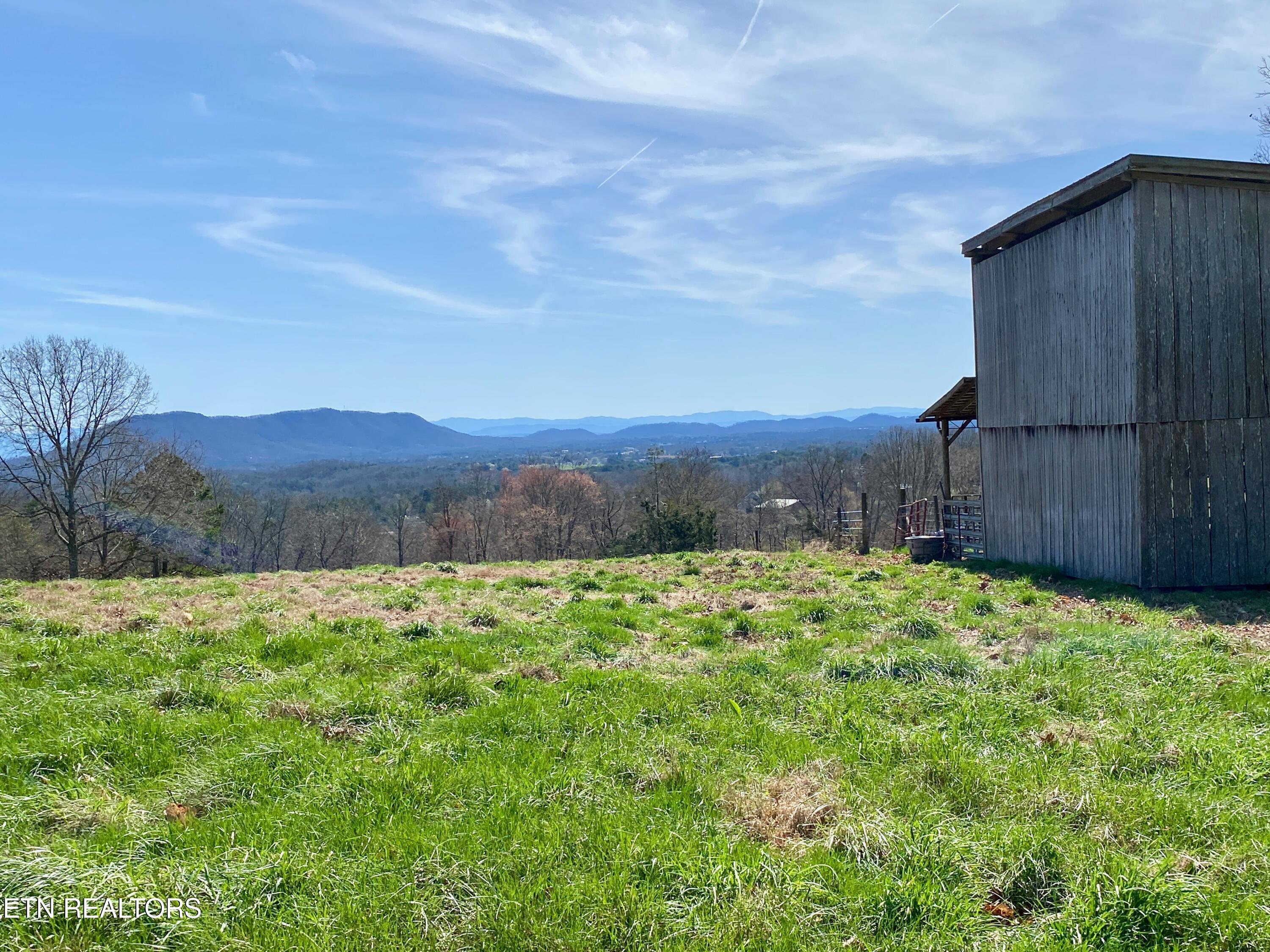 395 Wolfe Road Luttrell, TN 37779 - Photo 45 of 59 BARN VIEWS