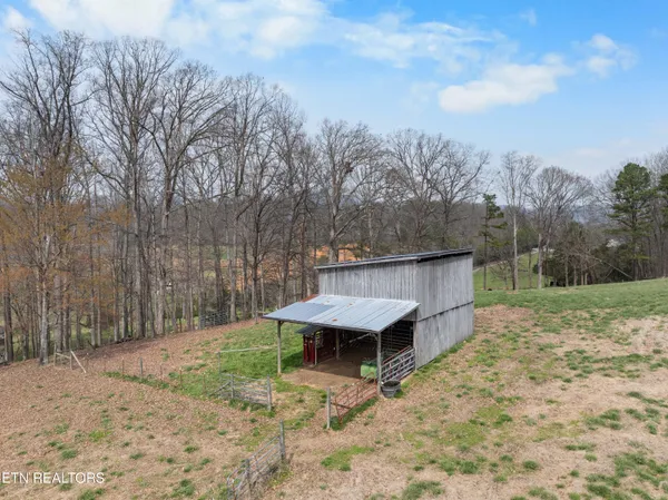 $899,900 | 395 Wolfe Road, Luttrell, TN 37779